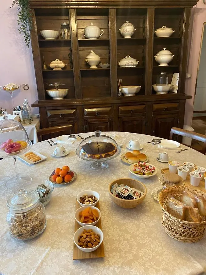 Christy House Bed & Breakfast Vignale  0*, Vignale (Parma) Italy