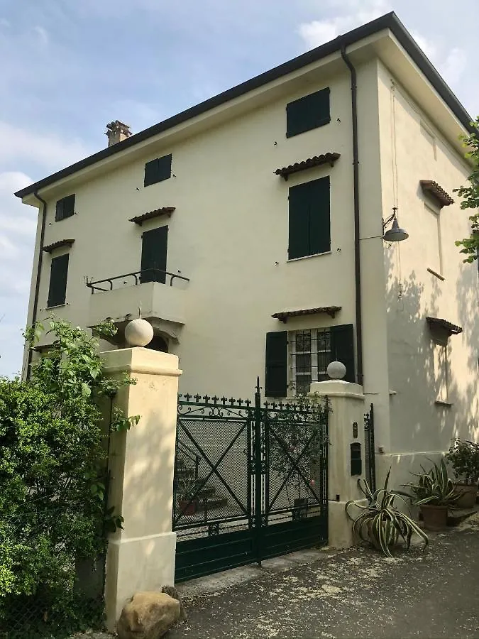 Christy House Bed & Breakfast Vignale  0*, Vignale (Parma)